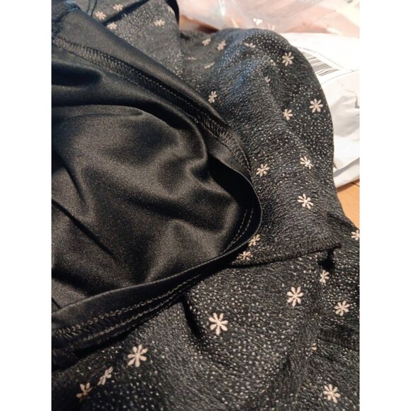 H&M Womens Sz 8 Dress 3/4 Sleeve Flowers Gold Black V Neck A Line Midi Length - Picture 6 of 8